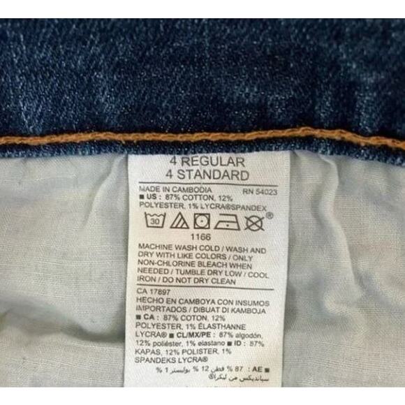 Old Navy Distressed Denim Shorts Size 4 - Picture 3 of 3